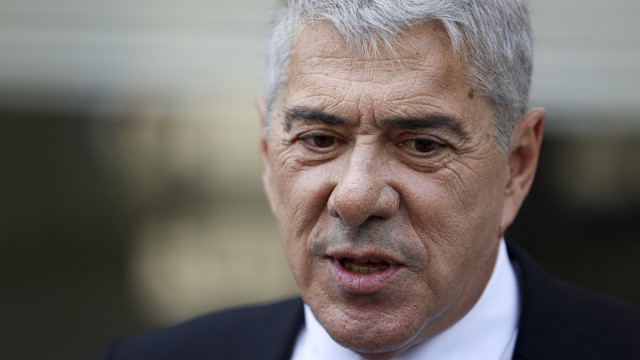 From the trip to the "malicious suspicions" of the Public Prosecutor. Sócrates denies risk of flight