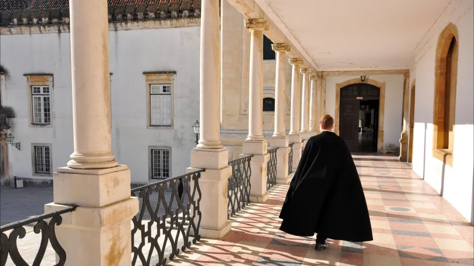 Government proposes maximum scholarship for students below the poverty line