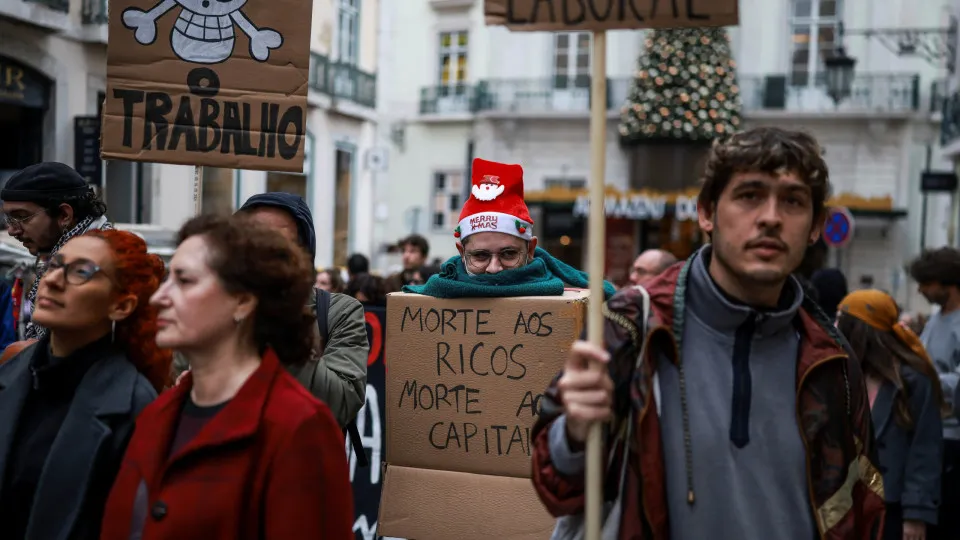 Government was "degrading" to the people or did unions "lose their greatest asset"?