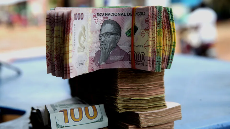 Gross credit to the Angolan economy grew to 8,100 million in October.