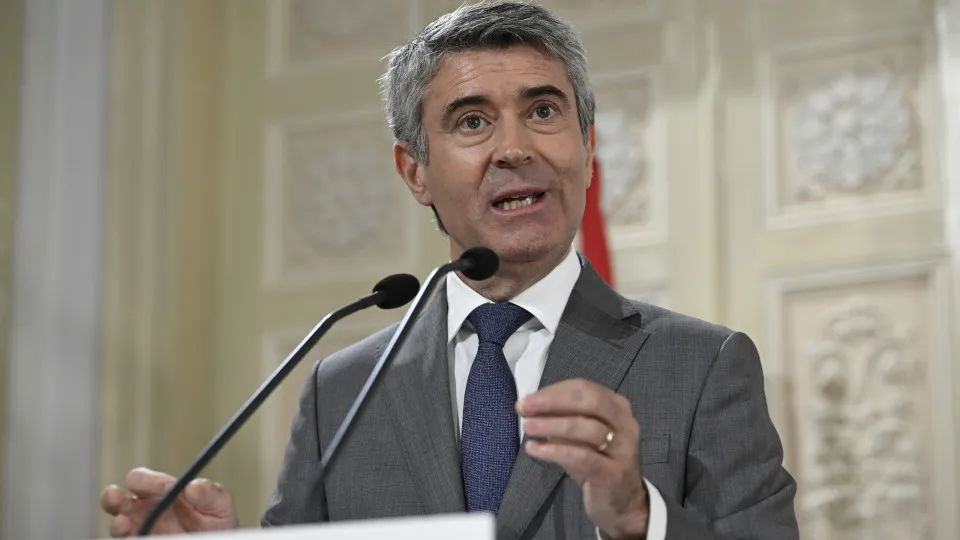 Influencer: Carneiro asked for favors? "No, definitely not", he reacts