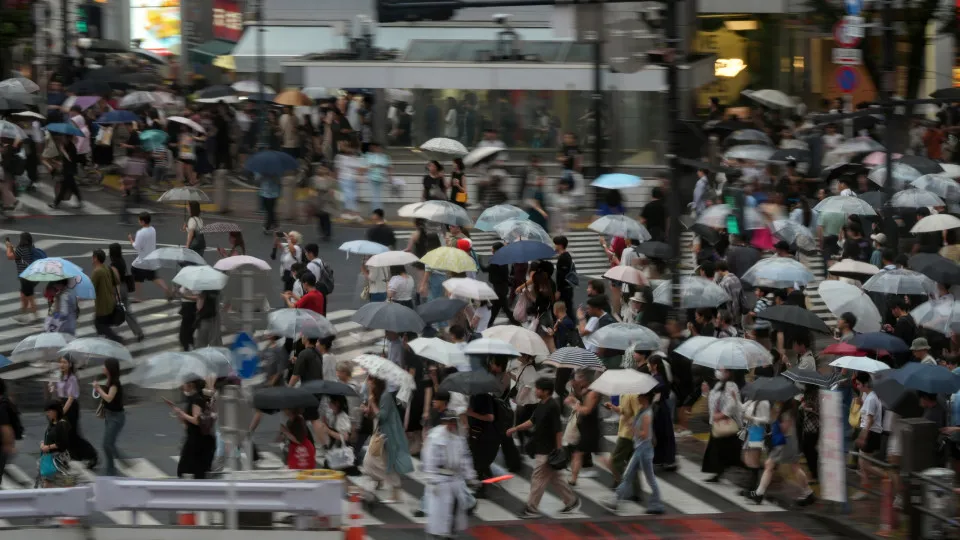 Japan records a current account surplus of 15,665 million in October