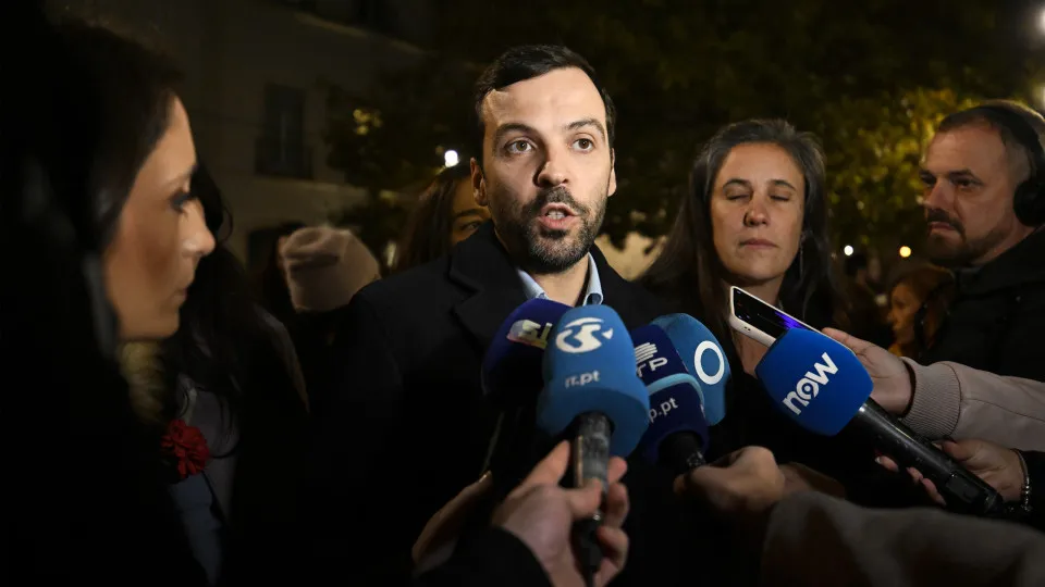 Jorge Pinto advocates for the teaching of Portuguese abroad in France.