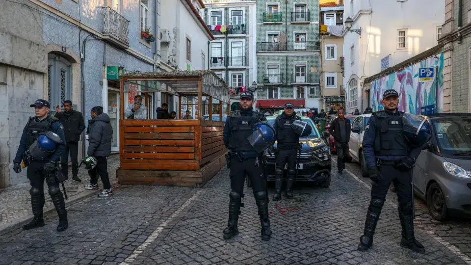 Lack of places for illegal foreigners is the "main challenge" of the new law