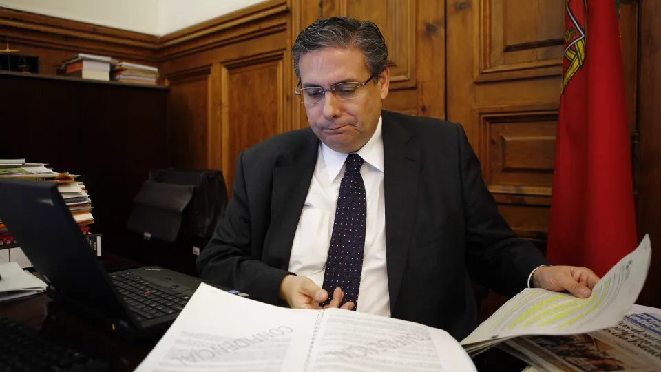 Law of Major Options is a "solid and politically ambitious" document