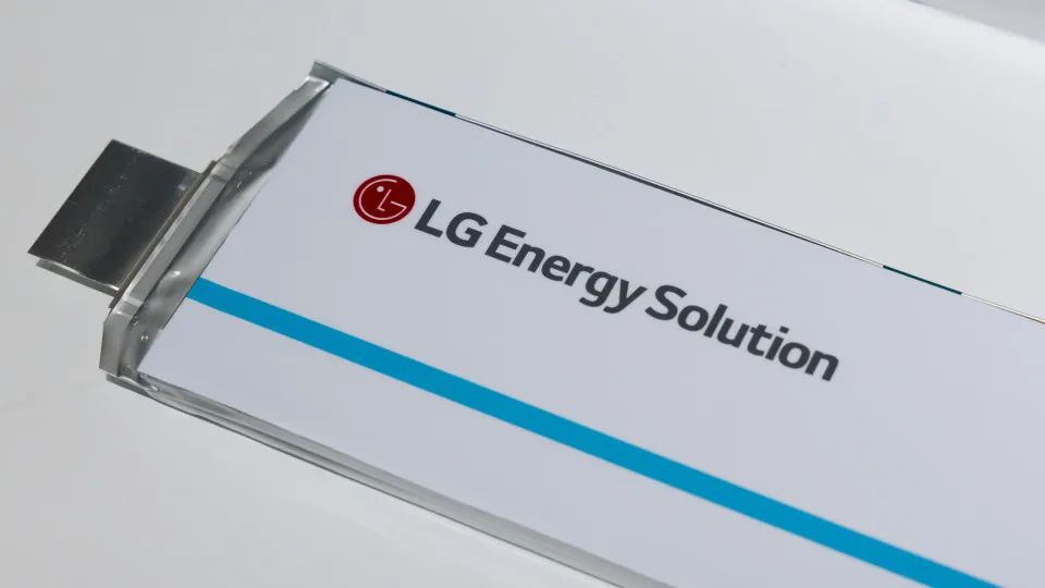 LG Energy signs battery supply contract with Mercedes