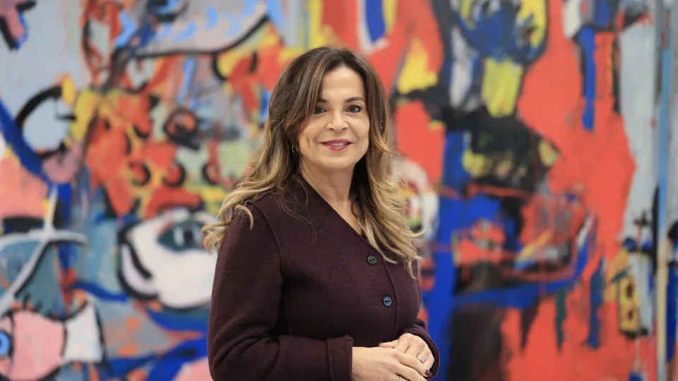 Luísa Salgueiro regrets not having approved the new Local Finance Law