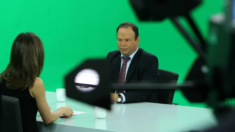 Macário Correia says that mayors "earn pennies" (and calls for a change in the law)