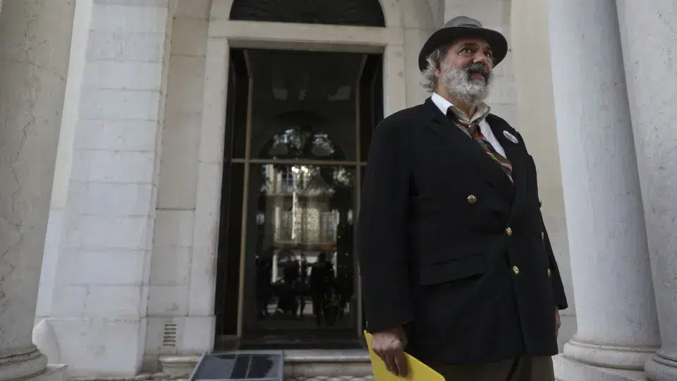 Manuel João Vieira submits signatures to the Constitutional Court to formalize candidacy