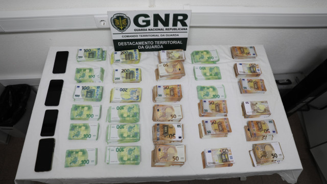 Men caught with over half a million in counterfeit notes set free