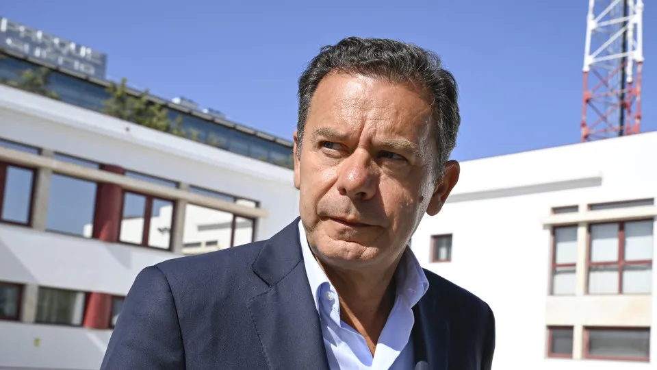 Montenegro visits Marcelo. "I bring a hug from the Portuguese people"