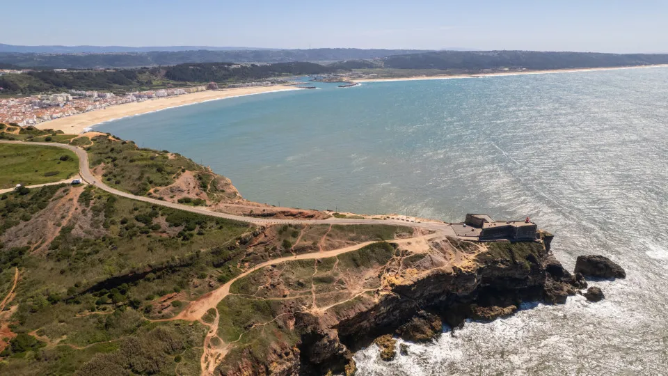 Municipal council requests urgent assessment of the breakwaters at the Port of Nazaré