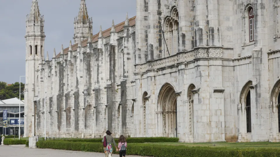 Museum and monument workers carry out the last strike of the year.