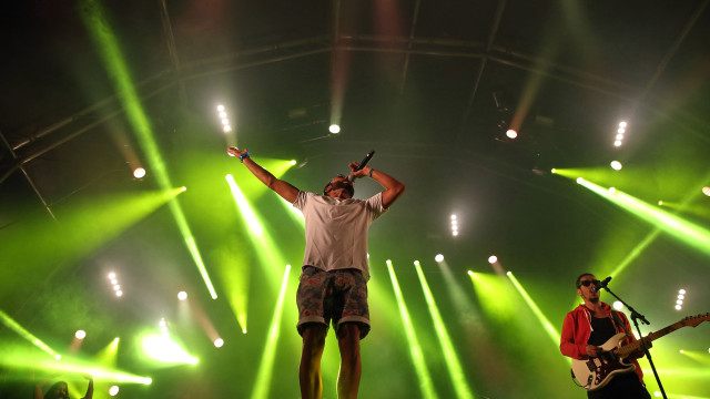 No plans for New Year's Eve? From North to South, here are those who will perform