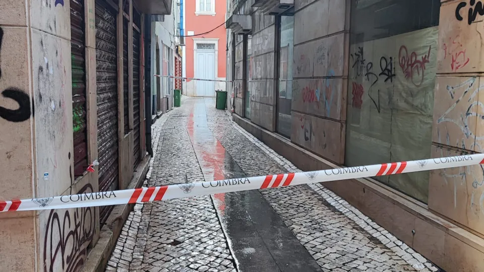 Owner of derelict building that collapsed in Coimbra was one of 200 notified