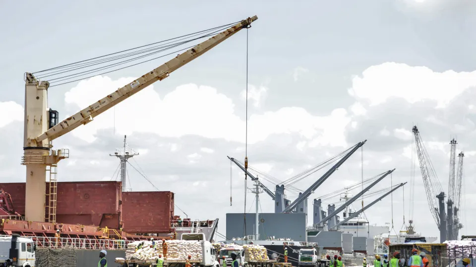 Oxford Economics lowers Mozambique's growth forecast for 2026