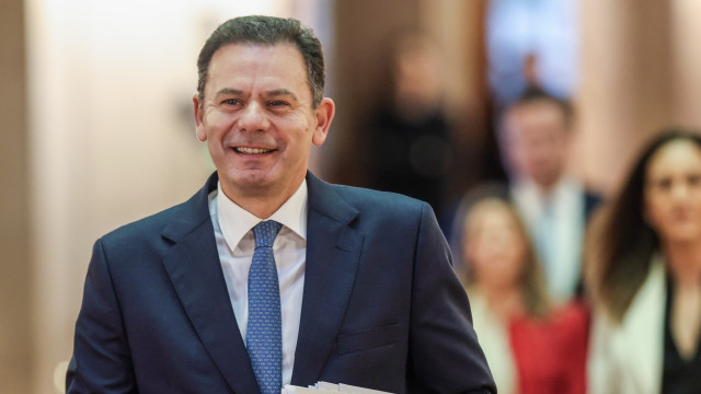 PCP, Livre, BE, and PAN call for an increase in the minimum wage in 2026