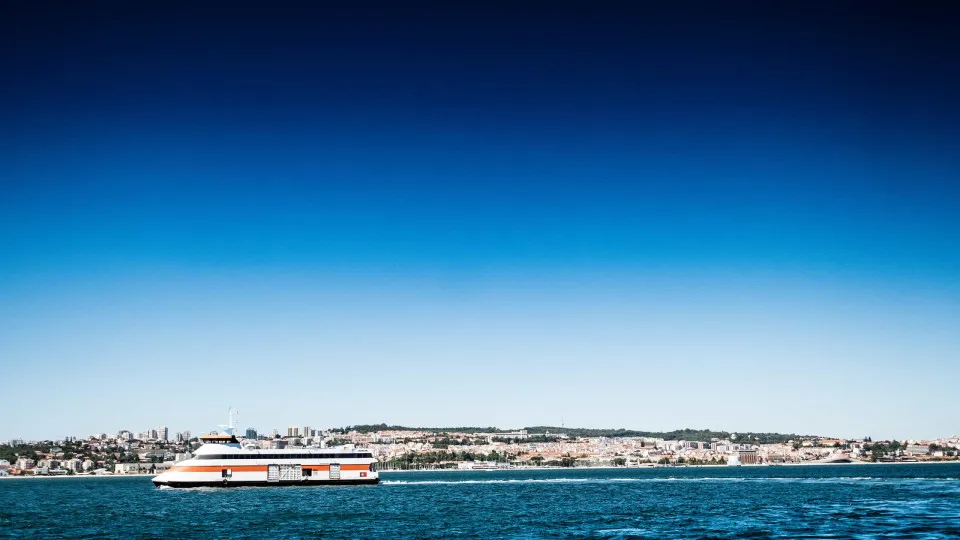 River connections between Lisbon and the south bank may have constraints