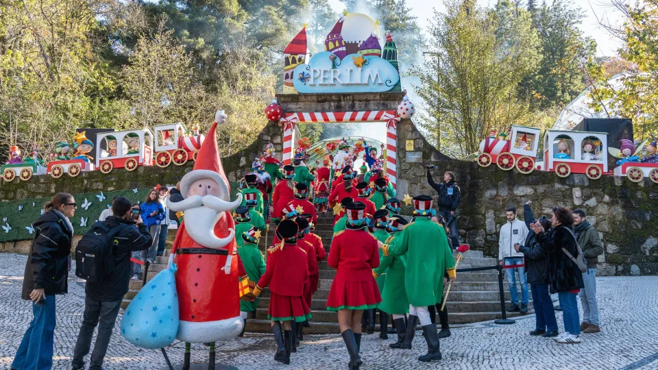 Spanish police at the fair to help citizens visiting Perlim