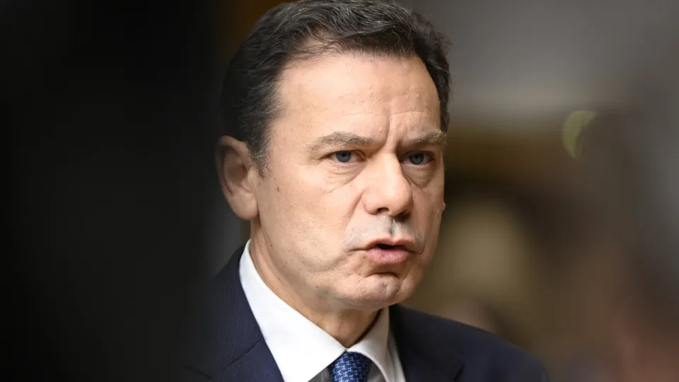 Strike? "The rights of some cannot obstruct the rights of others"