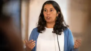 "The increase in wages is an emergency in our country"