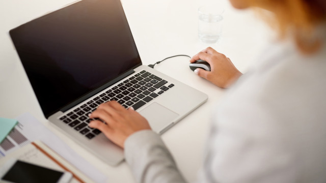 When can one retire (with or without penalties)? This simulator answers.