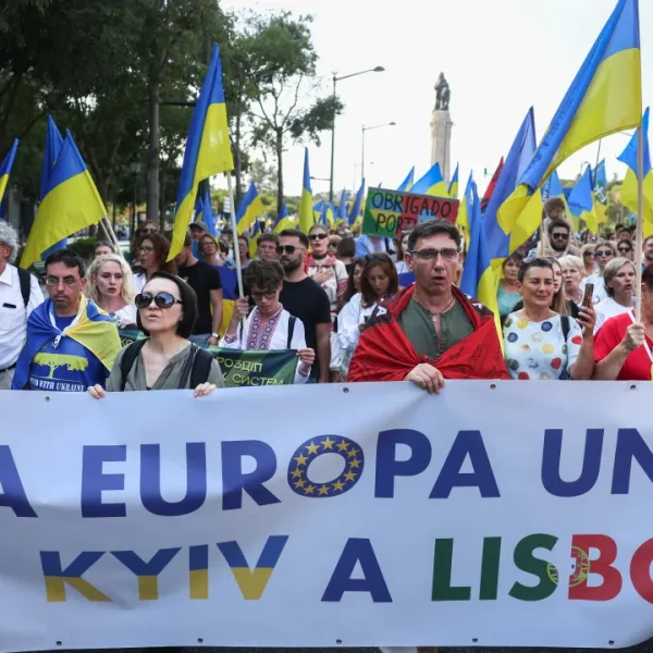Half a thousand gathered in Lisbon to celebrate Ukraine's independence.