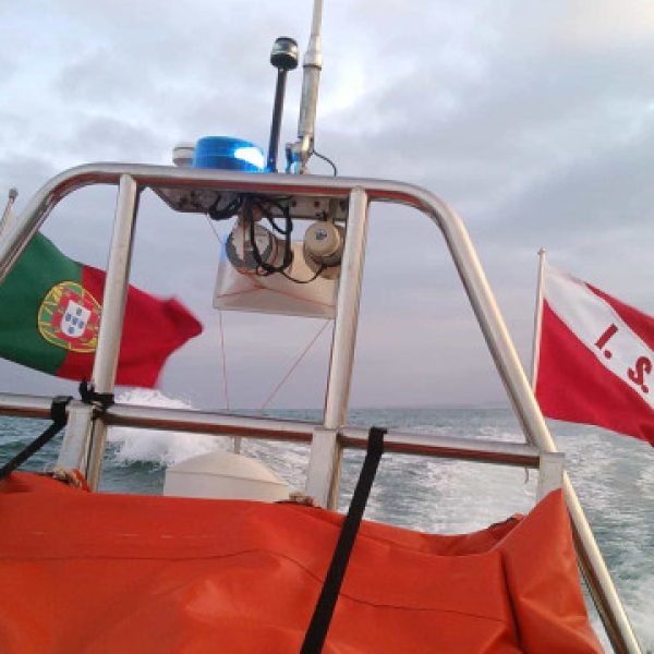 "It will have been a sea blow." Searches for the 3 fishermen end for today.