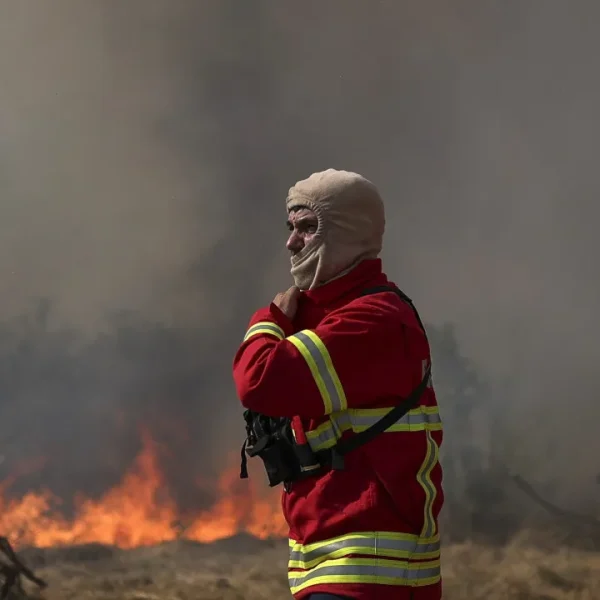 More than 3,300 operatives were fighting the seven largest fires at 8:30 a.m.