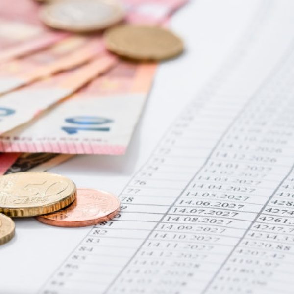 Salaries, security, health. What are the main commitments of the Government?