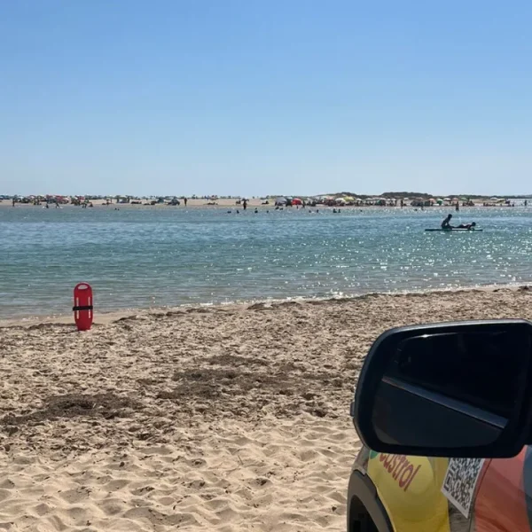 Spanish children dragged by the current at the Cacela Velha sandbar